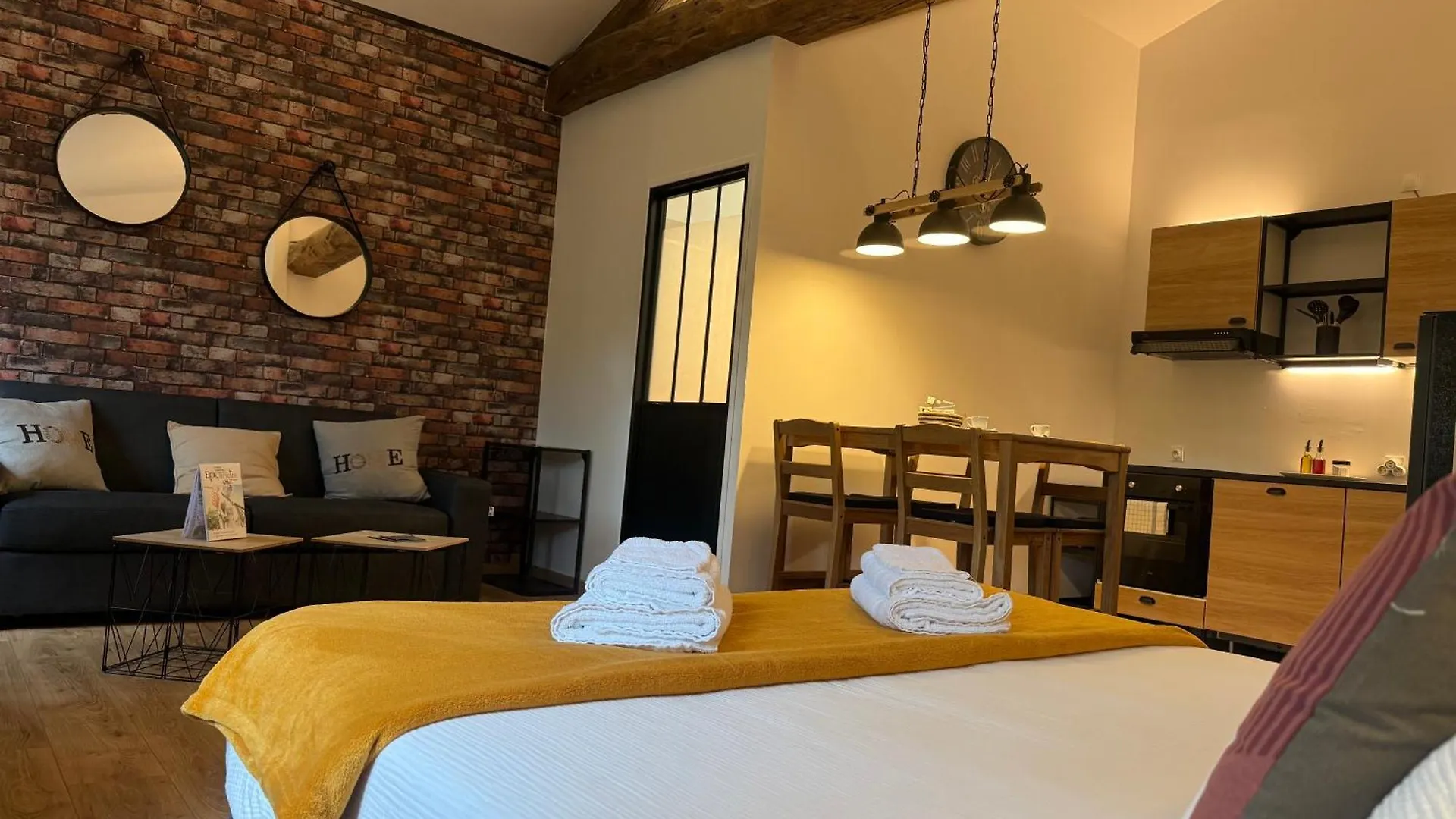 Les Loges De Bacchus Le Petit Loft Daire Chonas-lʼAmballan Fransa